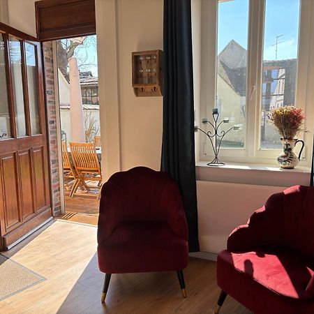Villa Fontaine Avec Piscine Interieur Chauffee-Maison De Campagne Familiale -Ideal Vacances Ou Sejour Professionnel -3 Chambres-Bureau Separe -Lit Bebe - Parking Facile & Gratuit Exterior foto