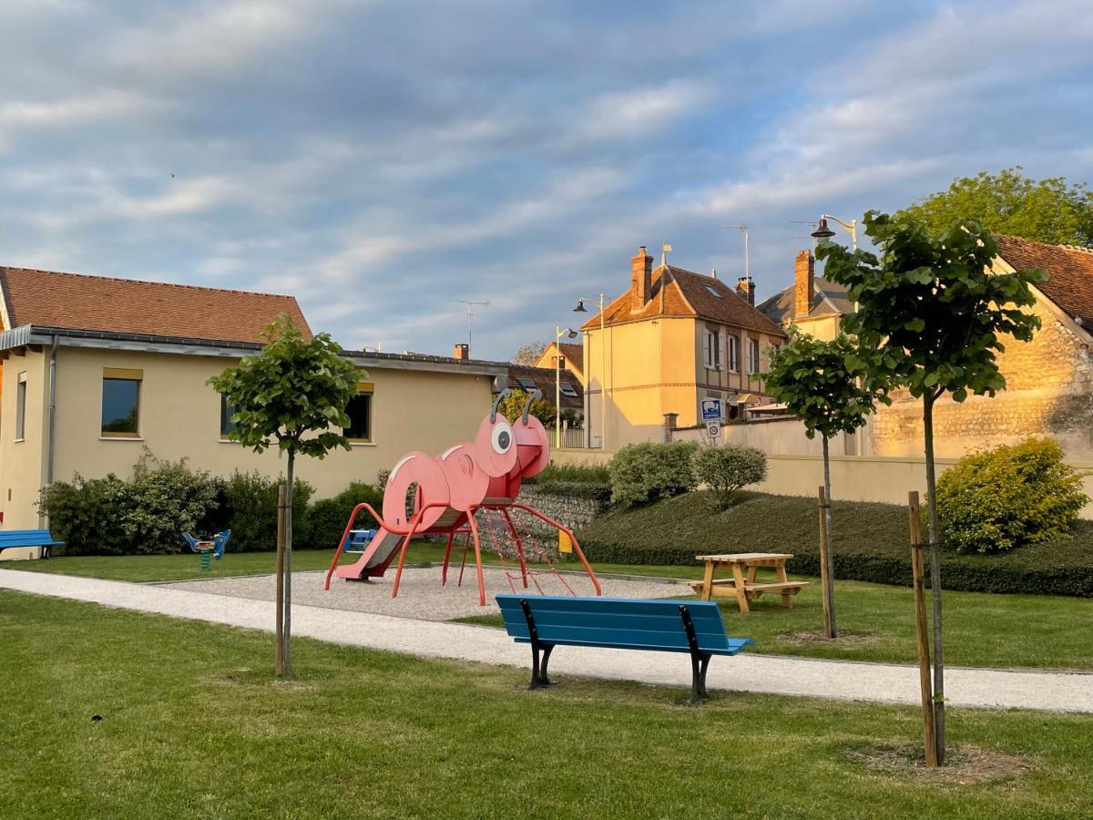 Villa Fontaine Avec Piscine Interieur Chauffee-Maison De Campagne Familiale -Ideal Vacances Ou Sejour Professionnel -3 Chambres-Bureau Separe -Lit Bebe - Parking Facile & Gratuit Exterior foto