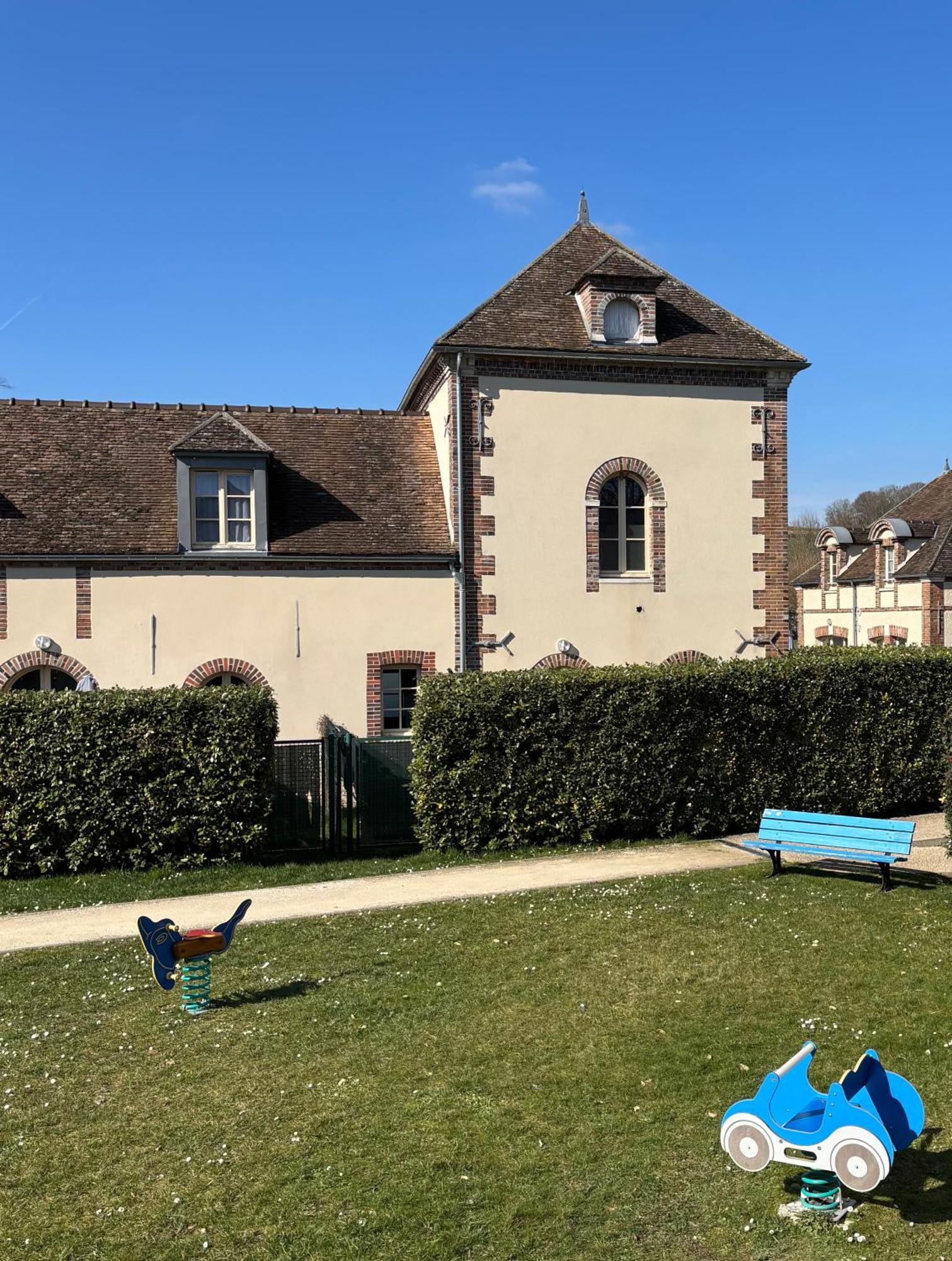 Villa Fontaine Avec Piscine Interieur Chauffee-Maison De Campagne Familiale -Ideal Vacances Ou Sejour Professionnel -3 Chambres-Bureau Separe -Lit Bebe - Parking Facile & Gratuit Exterior foto