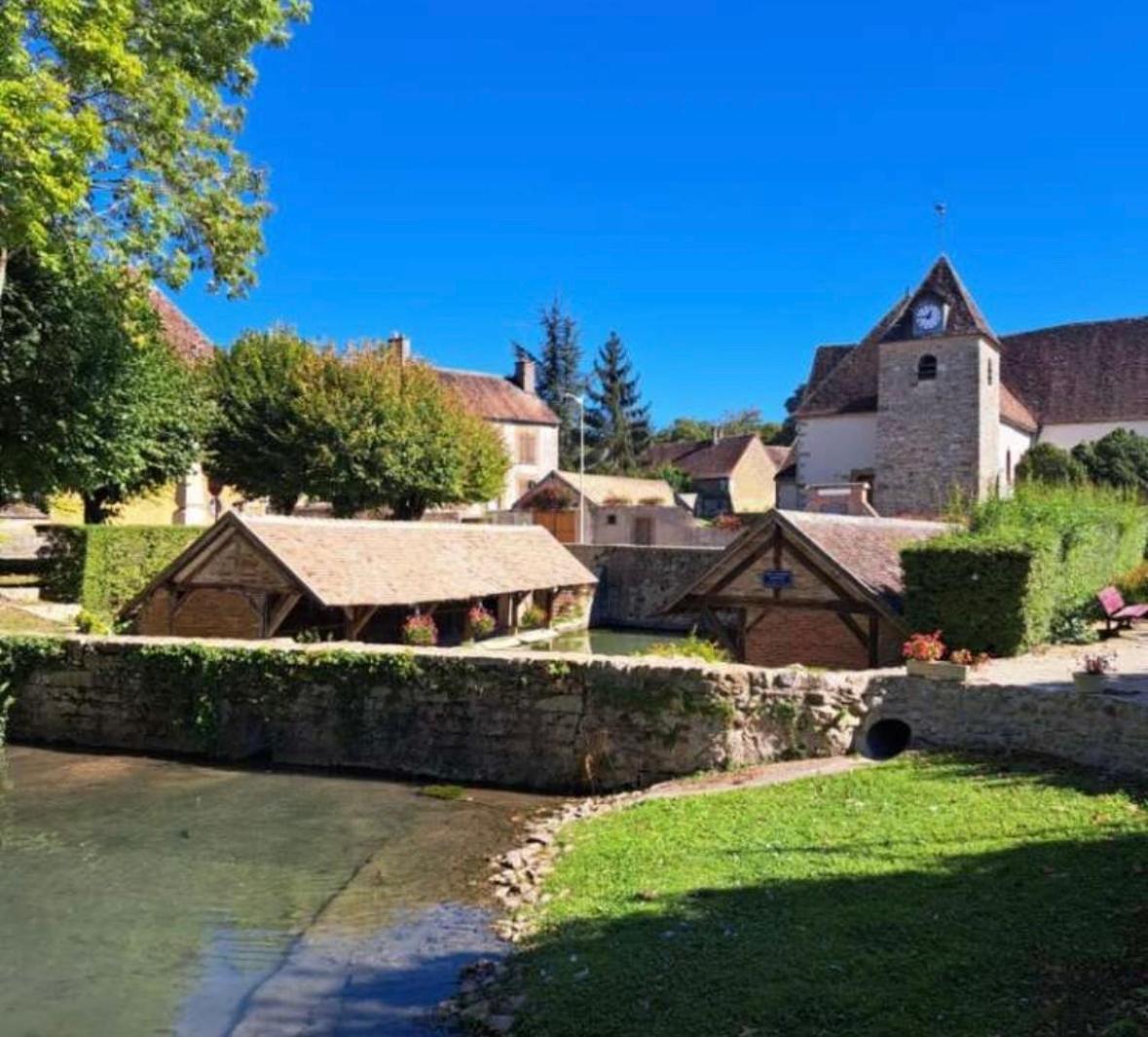 Villa Fontaine Avec Piscine Interieur Chauffee-Maison De Campagne Familiale -Ideal Vacances Ou Sejour Professionnel -3 Chambres-Bureau Separe -Lit Bebe - Parking Facile & Gratuit Exterior foto
